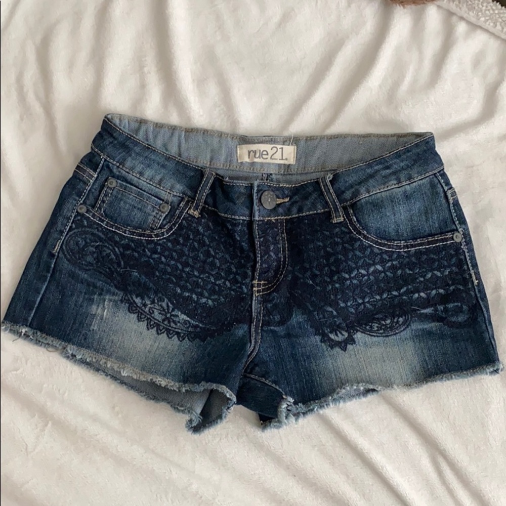 Embroidered front shorts